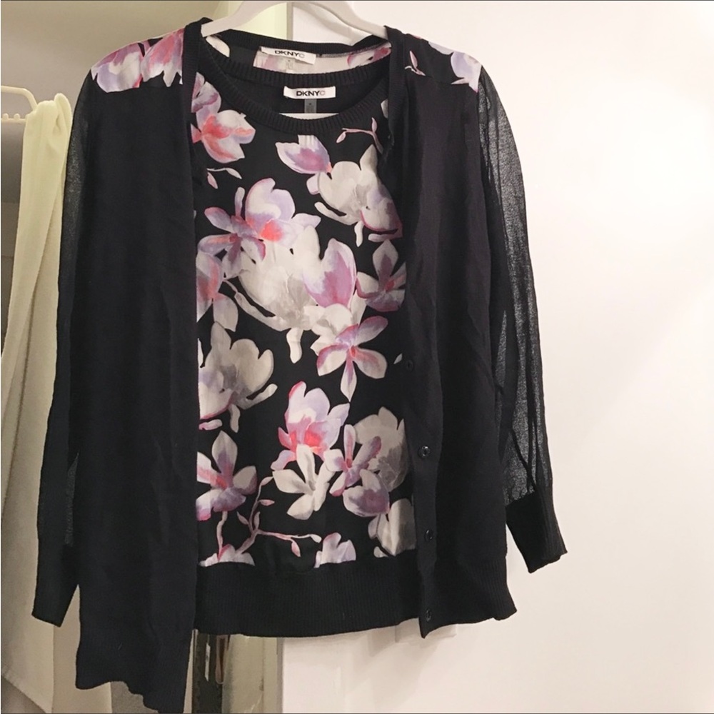 2-PC DKNYC Floral 🌸 Sweater Set